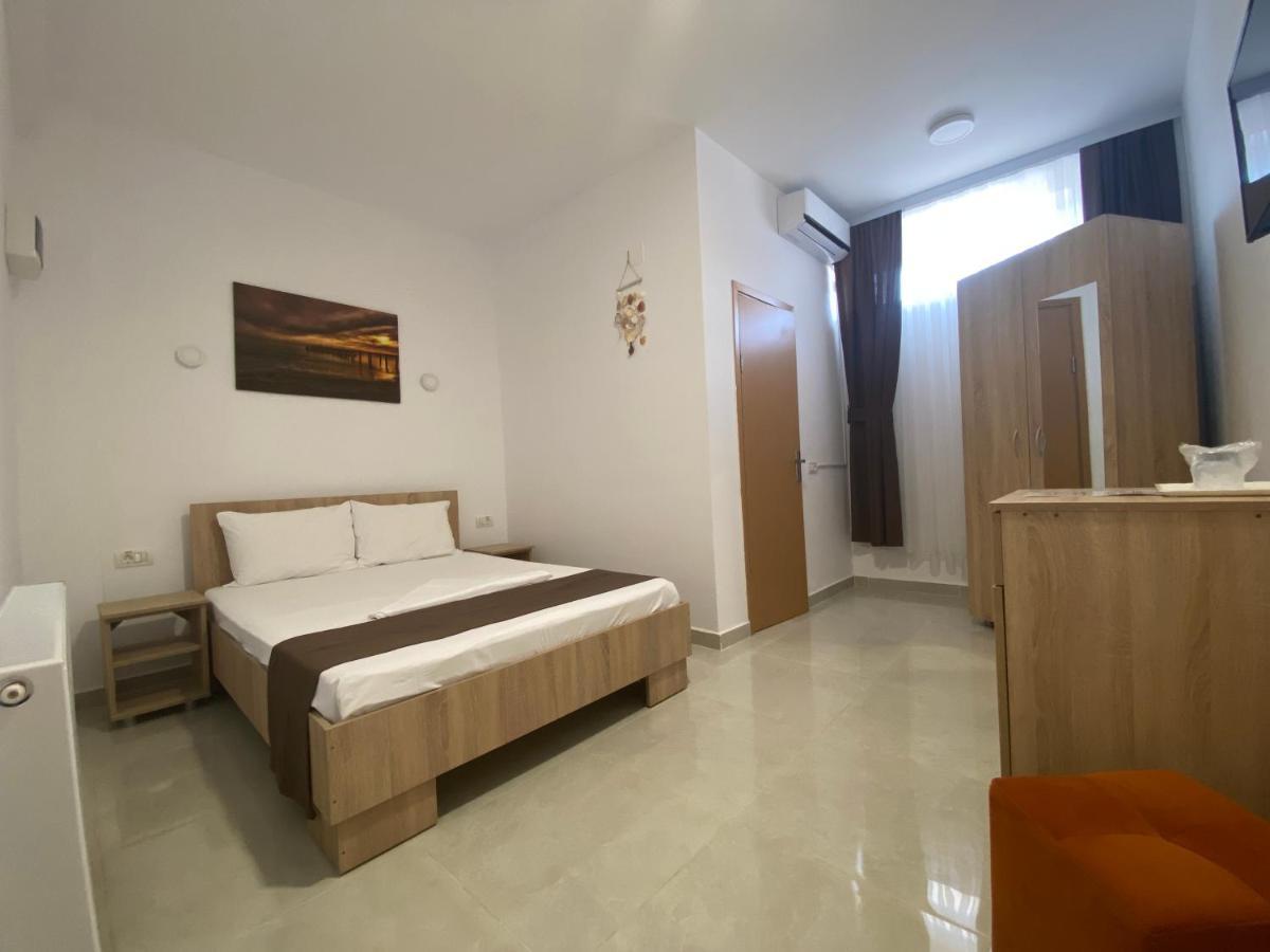 Hotel Ema Vama Veche Esterno foto